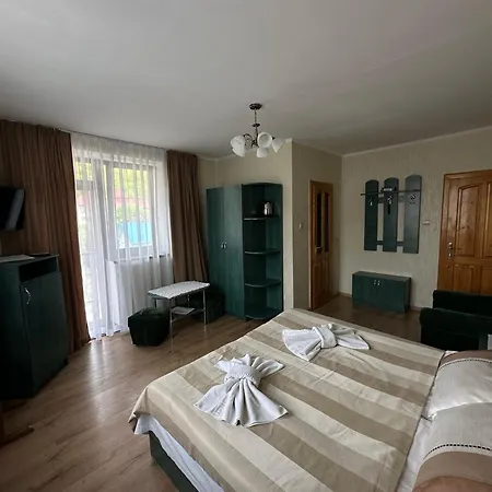 Hotel сонячна перлина Polyana (Transcarpathia)