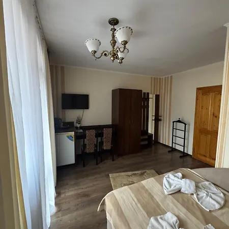 сонячна перлина Hotel Polyana (Transcarpathia)