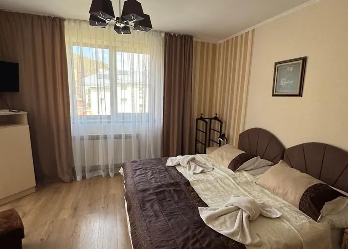 сонячна перлина 酒店 波利亚纳