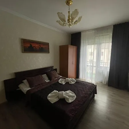 сонячна перлина Otel Polyana (Transcarpathia)