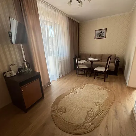 сонячна перлина 酒店 波利亚纳